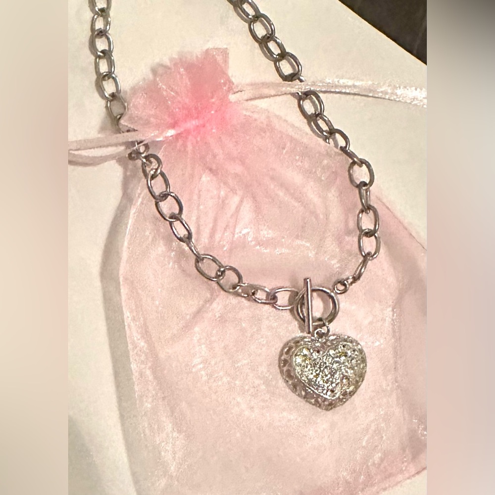 Price Drop💗⬇️50 % DROP Filigree Heart Rhinestones/w Rich 16-19",Silver Overlay